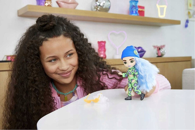 BARBIE EXTRA MINIS LALKA W NIEBIESKICH W - widok 7 opakowania szczegoly zabawka kolekcja